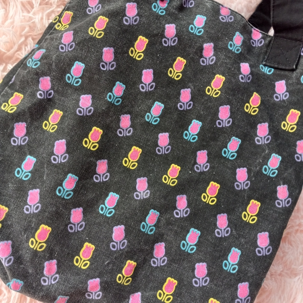 Sold @popup! Vintage Loungefly y2k hello kitty X sanrio tote! GUC Thick material - Picture 4 of 8